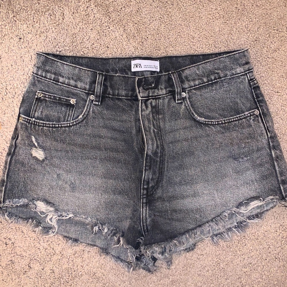 Zara Gray/Black Denim Shorts (6)